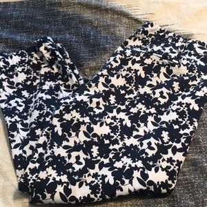 New York and Company Dress Capri Pants